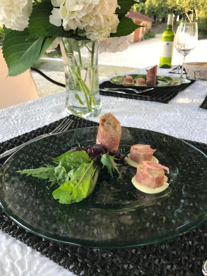 Les Ombrieres Bed & Breakfast Porcheresse Екстериор снимка