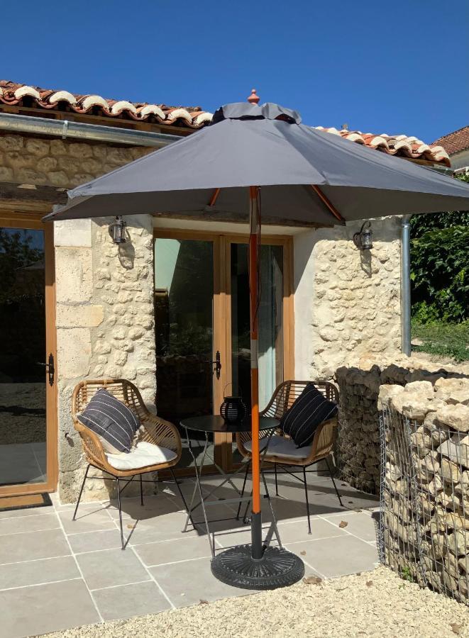 Les Ombrieres Bed & Breakfast Porcheresse Екстериор снимка