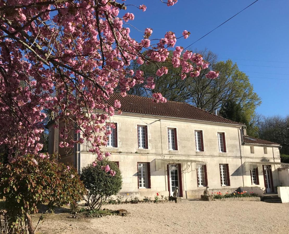 Les Ombrieres Bed & Breakfast Porcheresse Екстериор снимка